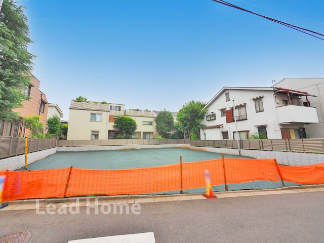 【外観】 | 世田谷区北沢1丁目 | 見通しが良くすっきりとした現地の様子です！季節の移ろいを感じながら伸び伸びと過ごせる住環境です♪