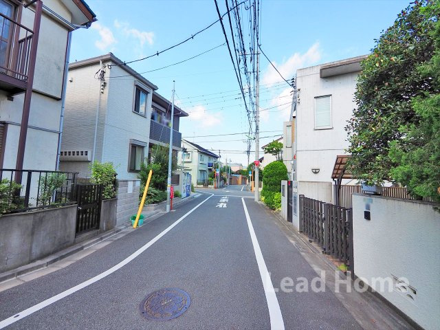 【前面道路含む現地写真】 | 世田谷区深沢1丁目 | 見通しの良い平坦な前面道路です！車通りが少なく落ち着いた環境のため安心してお出かけしていただけます！