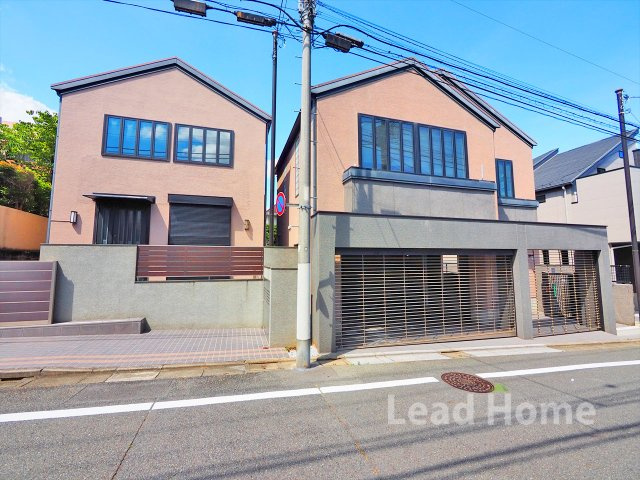 【外観】 | 世田谷区等々力5丁目 | 周辺に遮るものがなく風通しと陽当たりが良好です！室内にも明るい光がしっかりと届く気持ちよい住環境です！