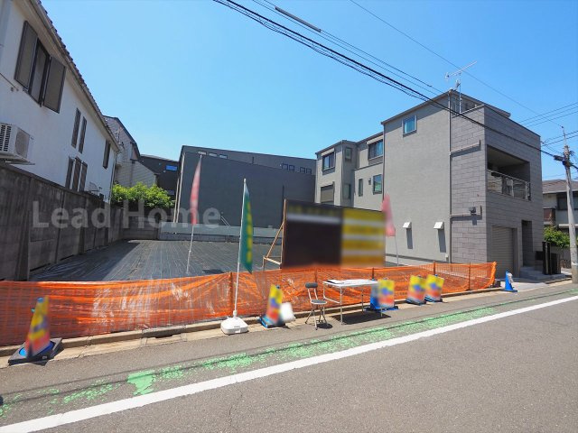 【外観】 | 世田谷区下馬1丁目 | ゆとりある敷地面積を誇る現地です！お庭でのガーデニングやお子様のプール遊びも存分に楽しめます！
