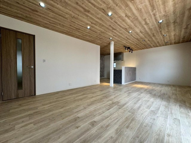  宇部市北迫新町　中古一戸建ての居間・リビング