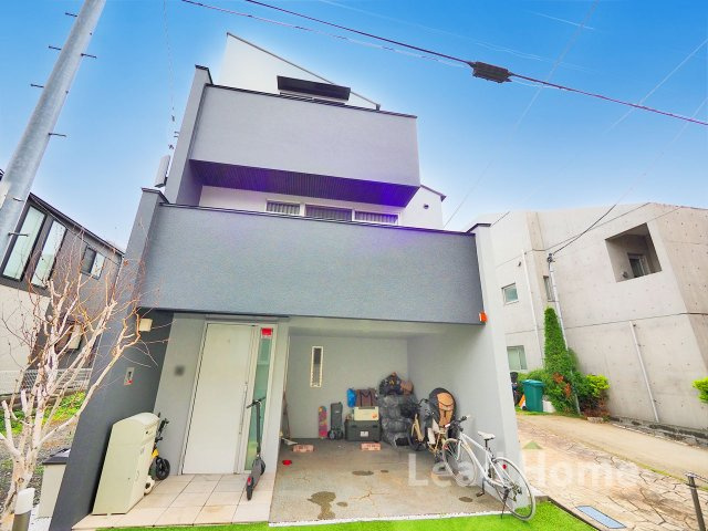 【外観】 | 世田谷区下馬4丁目 | 陽当り良好で明るい風が通り抜ける現地写真です！お洗濯物やお布団もカラッと気持ちよく乾きそうですね！