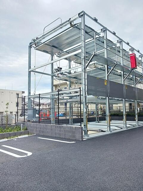 Ｙ’ｓ　ＳＴＡＴＥ　天王台の駐車場