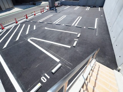 【駐車場】 | サン・オマージュ | 駐車場完備です