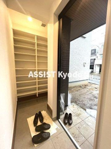 （仮称）狛江市猪方４丁目戸建Ａ棟の玄関