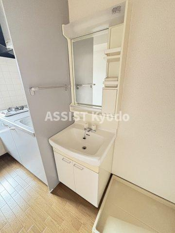 狛江市和泉本町３丁目の賃貸マンションの独立洗面台
