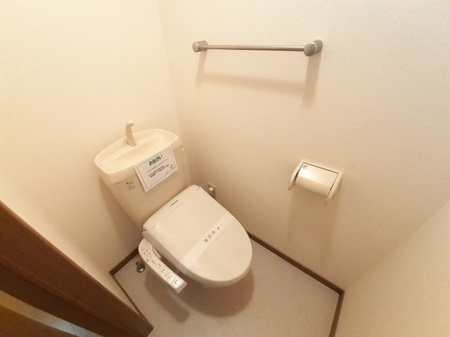 【トイレ】 | エルマーノ下到津 | コンパクトで使いやすいトイレです