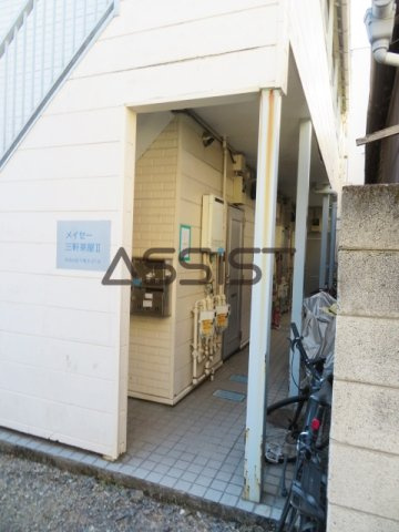 メイセー三軒茶屋Ⅱのエントランス