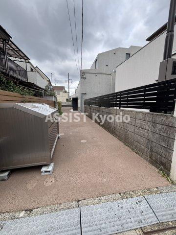 プレシャス千歳台のエントランス