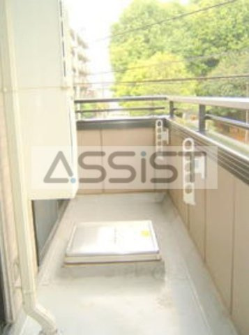 世田谷区大蔵１丁目の賃貸マンションのバルコニー