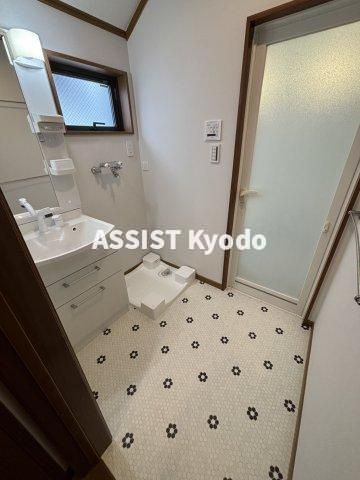 世田谷区桜上水３丁目の一戸建ての洗面所