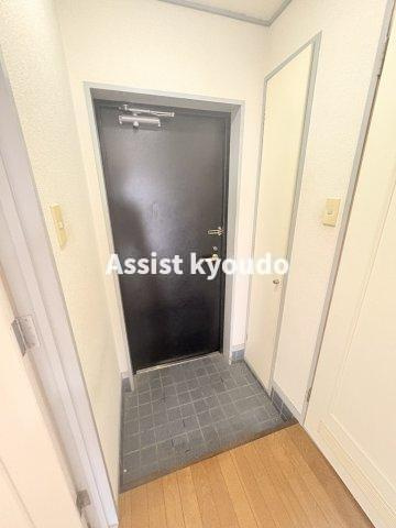 狛江市中和泉４丁目の賃貸マンションの玄関