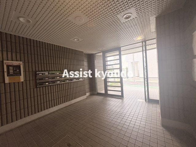 狛江市中和泉４丁目の賃貸マンションのロビー