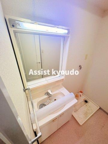 狛江市中和泉４丁目の賃貸マンションの洗面所