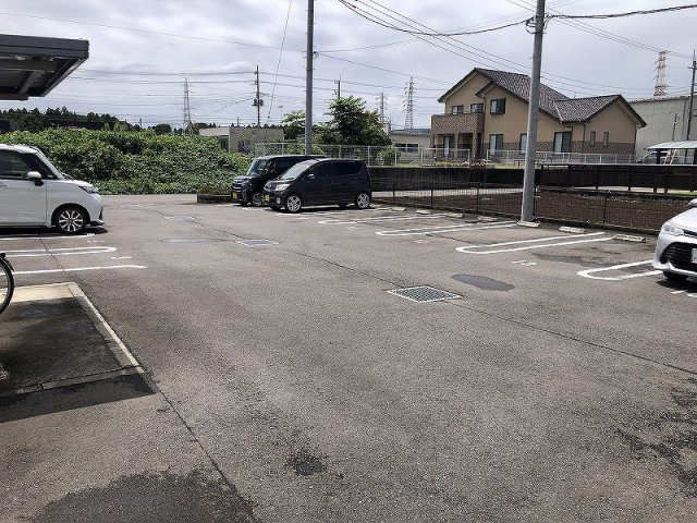 Wing桜の駐車場