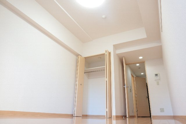 【内装】 | らふぃね壱番館 | フローリングの明るいお部屋です