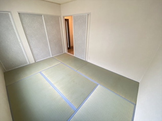 ラークヒルズ弐番館の和室