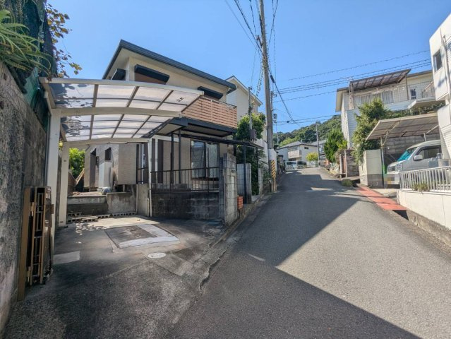 和歌山市直川・中古戸建・54814の前面道路含む現地写真