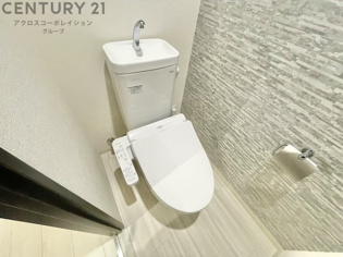 温水洗浄便座付きのトイレです♪