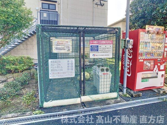 宮若市沼口のアパートのエントランス