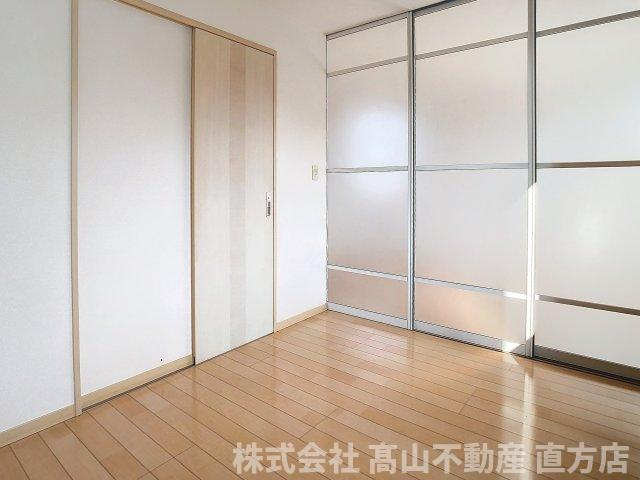宮若市沼口のアパートの居間・リビング