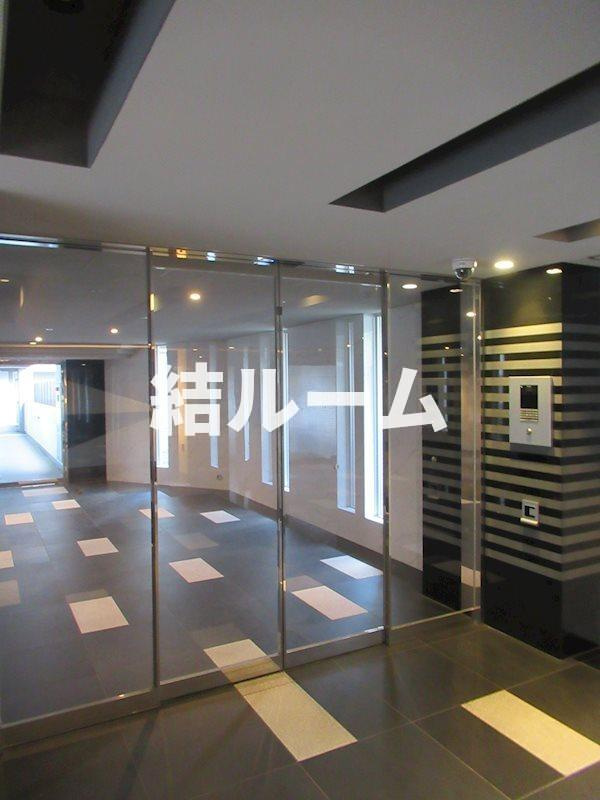 北区栄町の賃貸マンションのエントランス