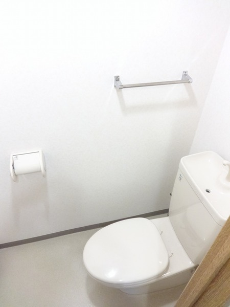 エスコート中野大和町のトイレ|コンパクトで使いやすいトイレです
