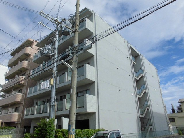 ラヴィ２１の外観