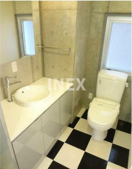 横浜市西区花咲町５丁目の賃貸マンションのトイレ