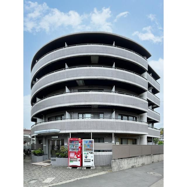 スカイアーク生田の外観