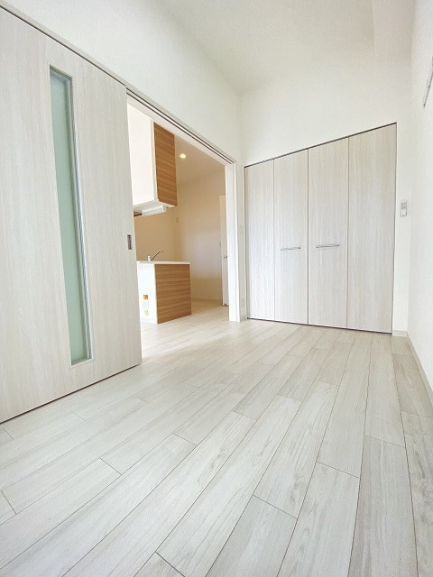 尼崎市七松町１丁目の賃貸マンションの居間・リビング