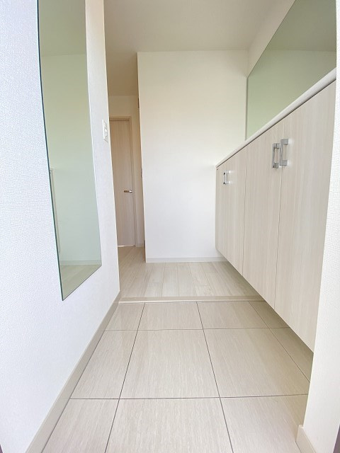 尼崎市七松町１丁目の賃貸マンションの玄関