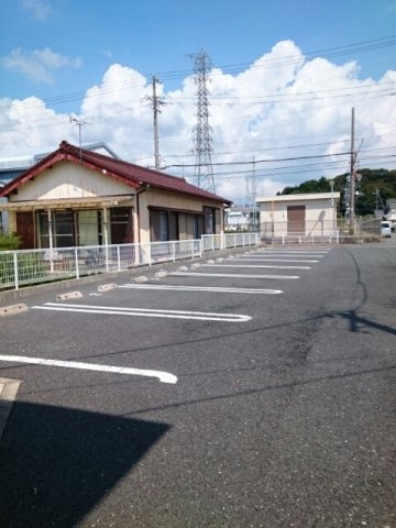 カーサ・デル・アモーレＥの駐車場