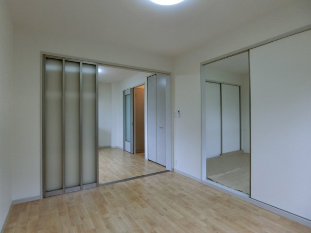 Logement de haut pon（ロジュムドオポー）の居間・リビング|イメージ101号室の写真（反転あり）