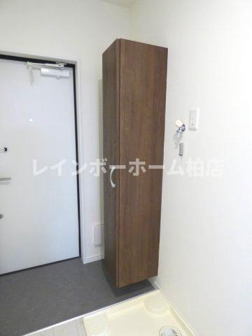 特典：仲介手数料が無料です!!の玄関|収納もある玄関です