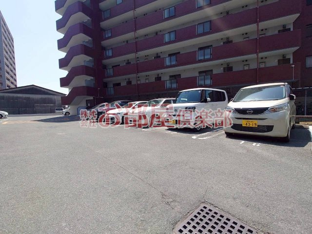センチュリー中央の駐車場|駐車場です
