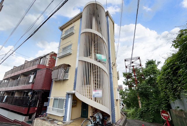 田井町マンションの外観
