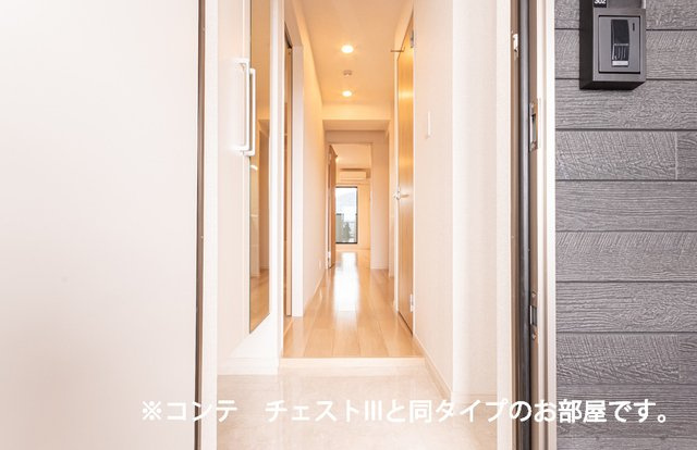 ヌーヴェル　ラ　ヴィの玄関