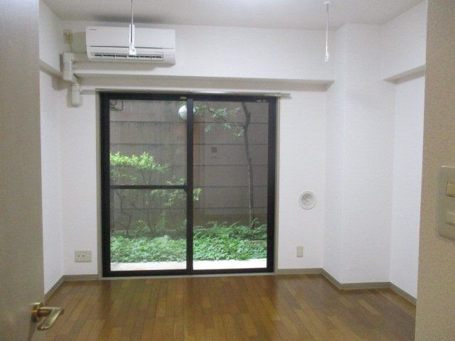 菱和パレス三軒茶屋の居間・リビング