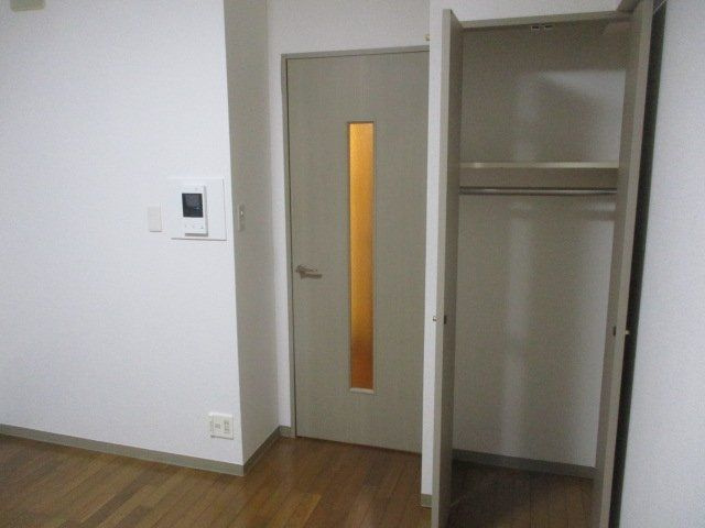 菱和パレス三軒茶屋の収納