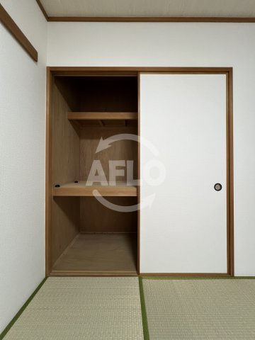 アルカディーナ天満橋リバーサイド　堀川小学校区の和室|アルカディーナ天満橋リバーサイド　押し入れ