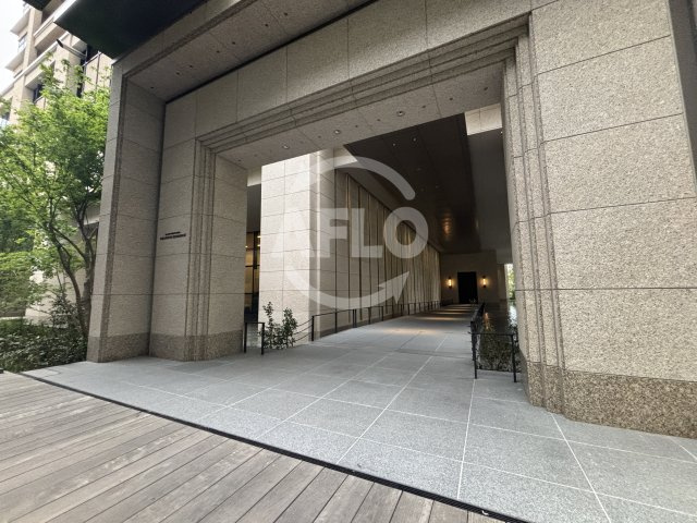 グラングリーン大阪THE NORTH RESIDENCE　扇町小学校のエントランス