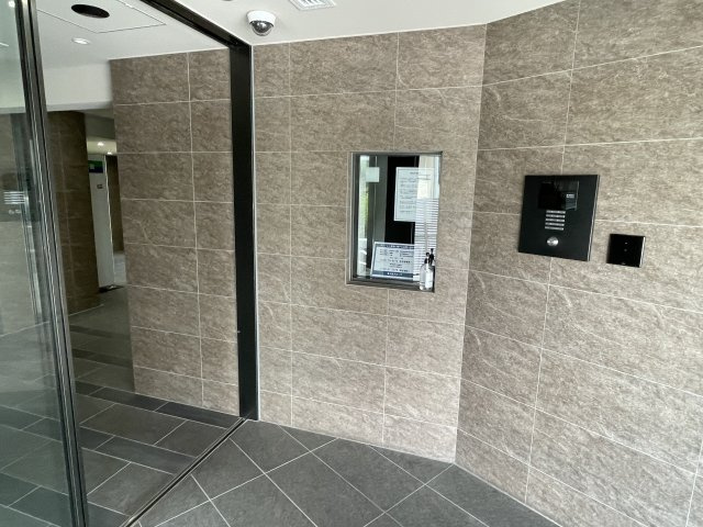 川崎市麻生区高石４丁目の賃貸マンションのエントランス