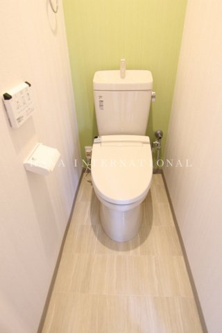 パークグレイスＡ棟のトイレ|反転タイプの写真です。