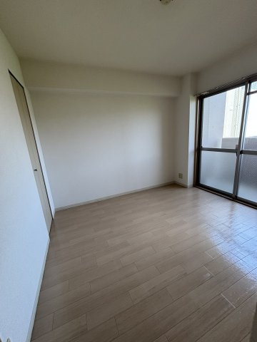 ラポール忍ヶ丘の洋室