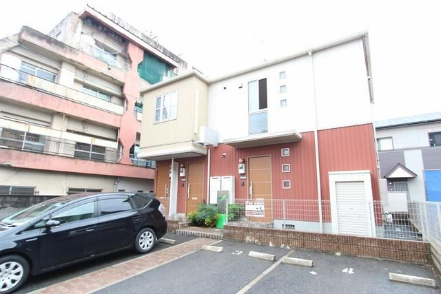 グランモア片野新町の駐車場