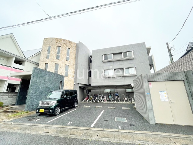 グランプエルタの外観|マンションタイプの物件です。