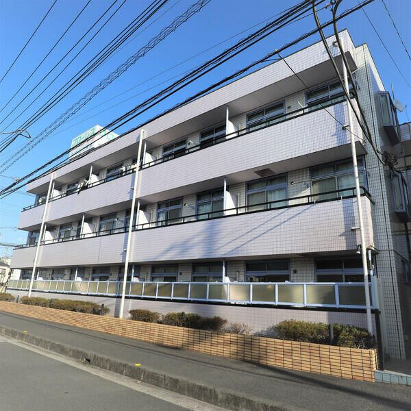 フローレス七番館の外観