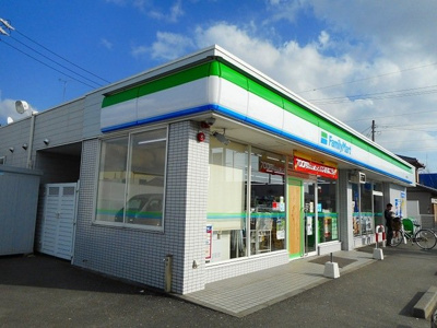 【周辺】 | ひなたⅡＢ | ファミリーマート小笠赤土店まで550m