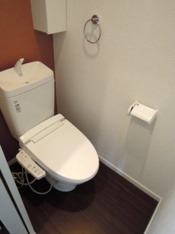 コンパクトで使いやすいトイレです